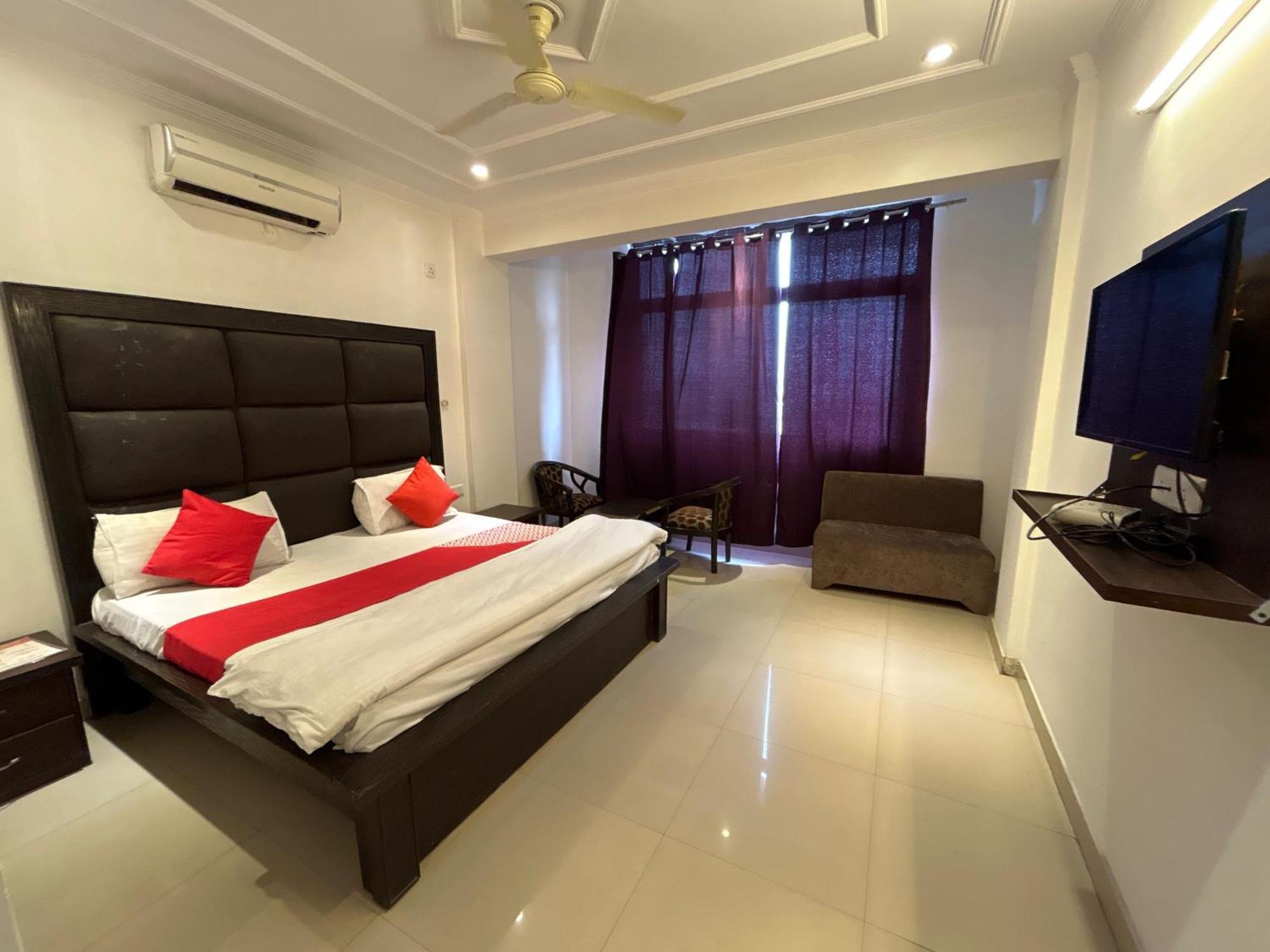 Hotel Amber Palace Dehradun Buitenkant foto