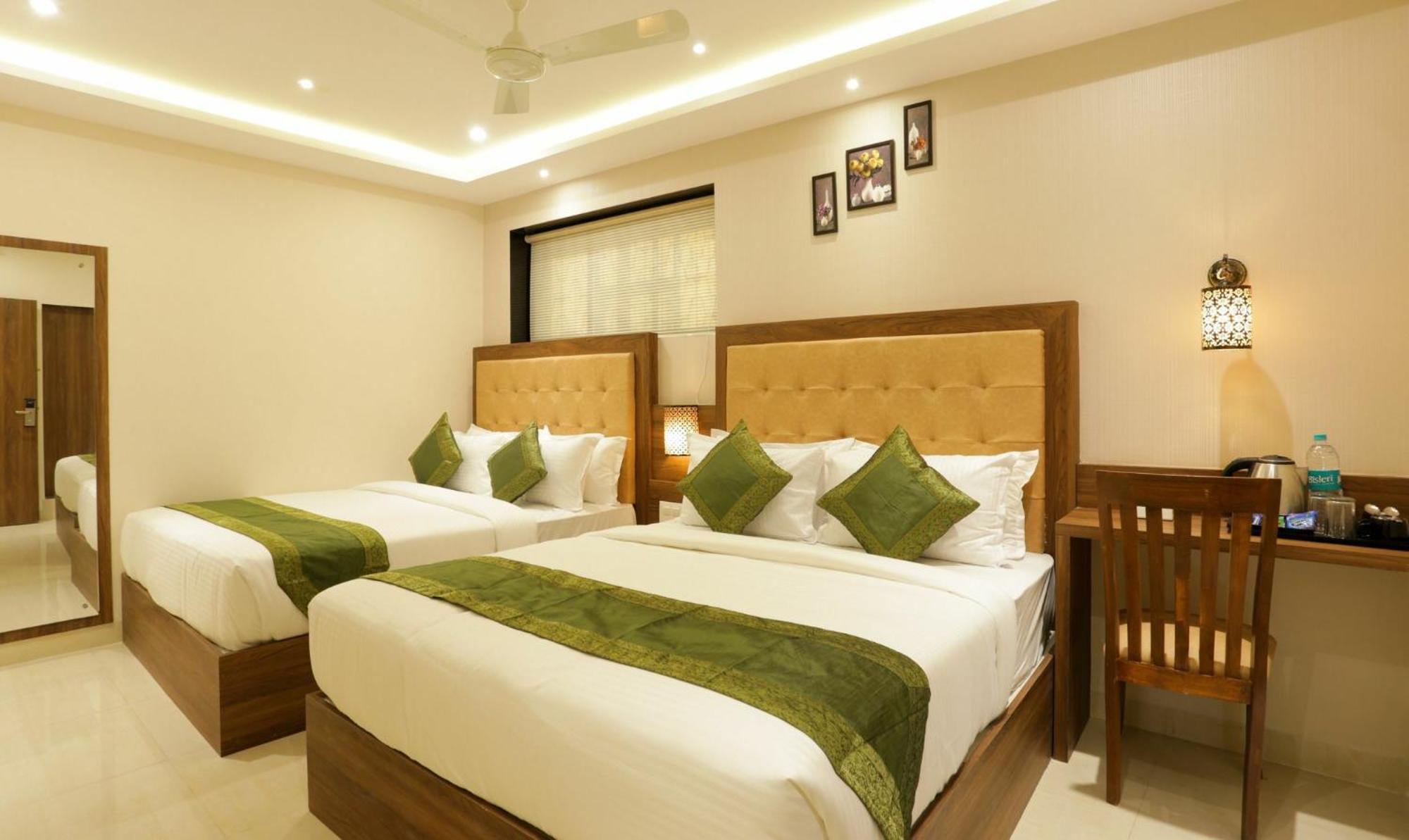 Hotel Amber Palace Dehradun Buitenkant foto